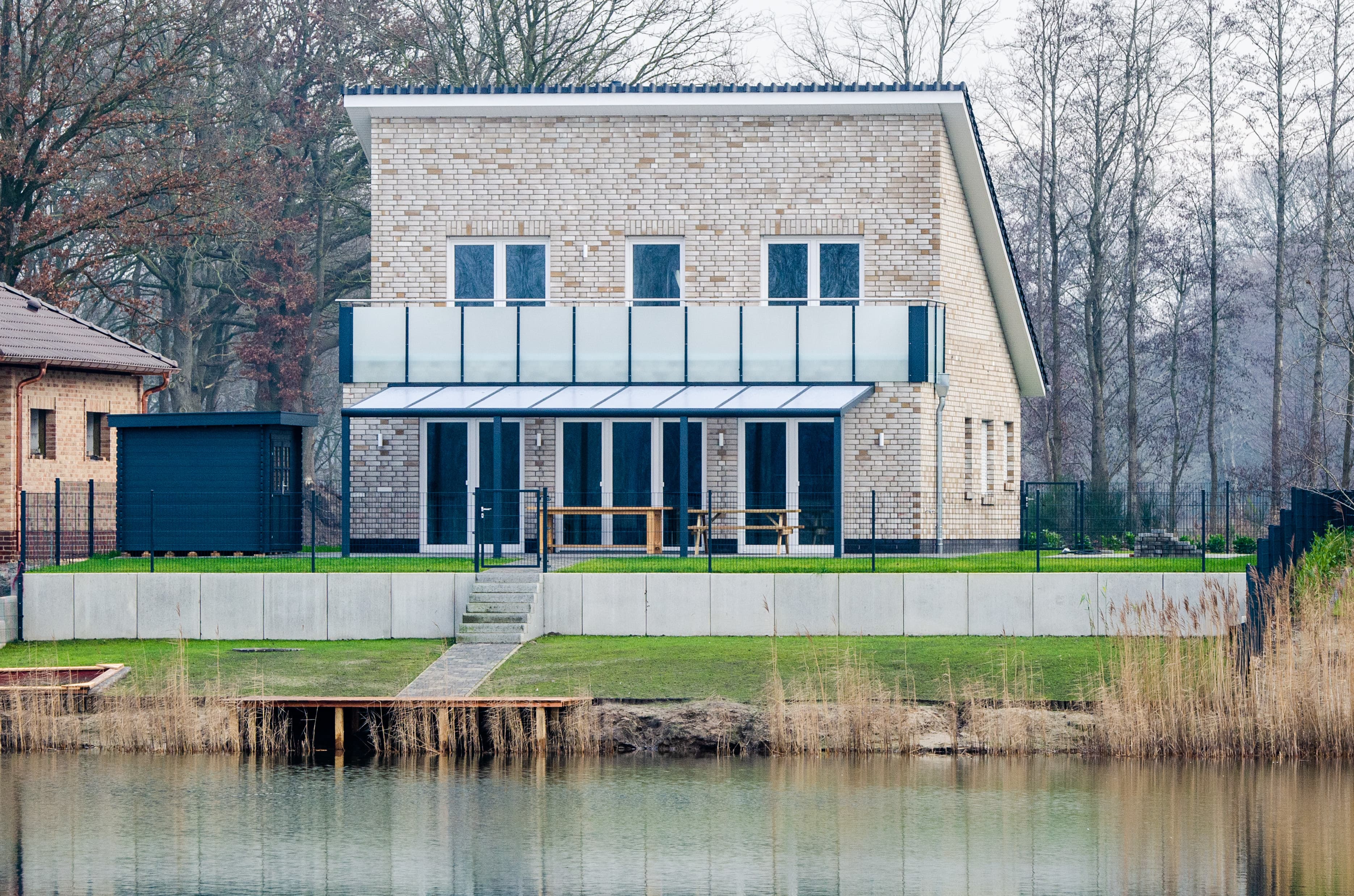 Villa am See 1